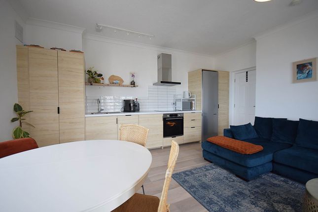 Flat 4, Edgehill House, Bay View Road, Bideford photo 4