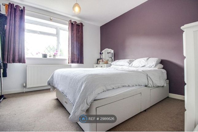 Basil Close, Swindon photo 4