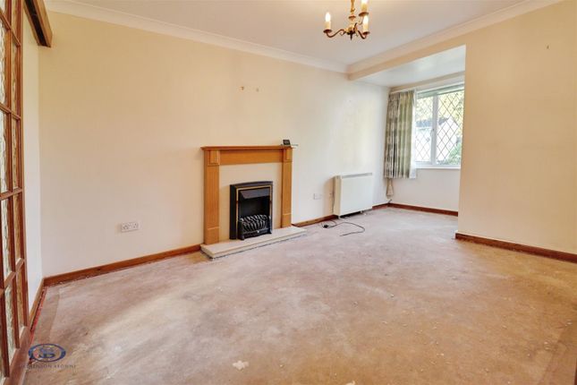 8, Castle Ridge, Newcastle-Under-Lyme photo 2
