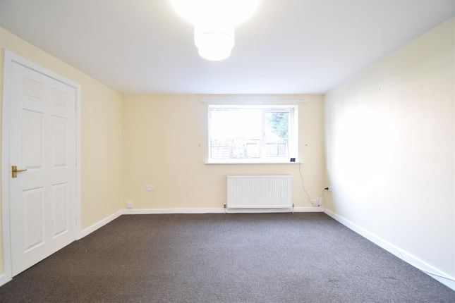 461A, Lees Hall Road, Dewsbury photo 4