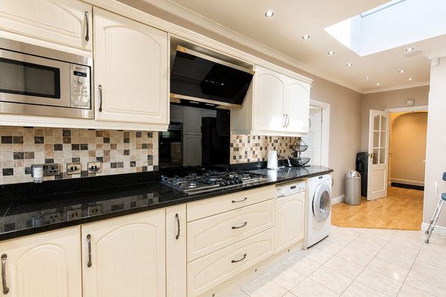 32, Grosvenor Road, Southall photo 4