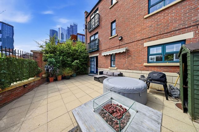 Flat 15, Ship Canal House, Manchester photo 3