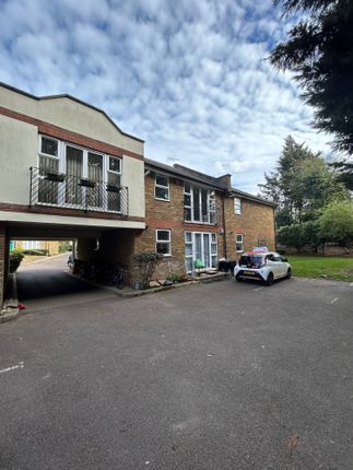 4, Foxwood Green Close, Enfield photo 3