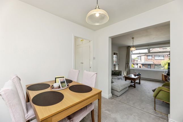 14, Graham Walk, Leeds photo 4