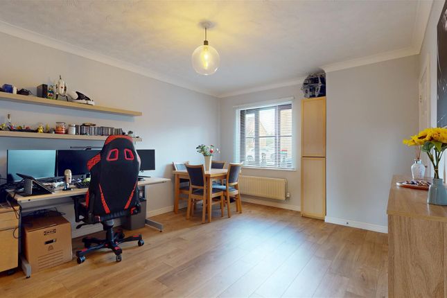 6, Tynemouth Rise, Milton Keynes photo 3
