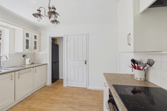 6, Tudor Close, Malvern photo 4