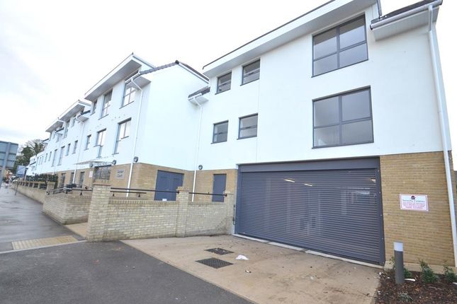 Thumbnail Flat to rent in Garden Court, Station Road, West Drayton