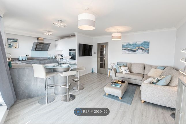 Flat, Southbourne Sands  Stourwood Avenue, Southbourne photo 2