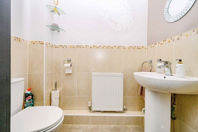10, Rockfield Drive, Luton photo 4