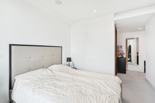 Flat for sale in Pinnacle House, Battersea Reach, Wandsworth