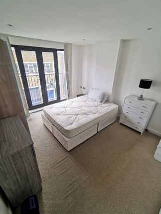 Flat to rent in Eagle Wharf Road, Old Street