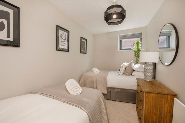 Flat to rent in The Crescent, York