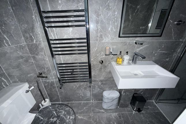 802 Second Floor Flat, Fulham Road, London photo 5