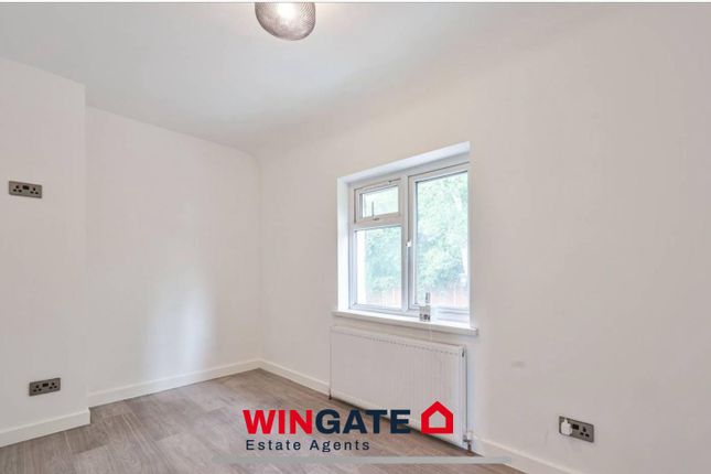 4, Coppetts Close, London photo 4