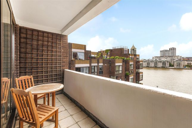 104, Valiant House, London photo 4