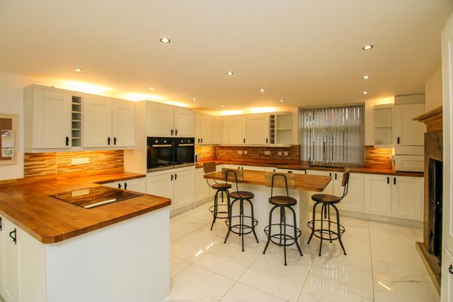 8, Cliff Parade, Wakefield photo 2