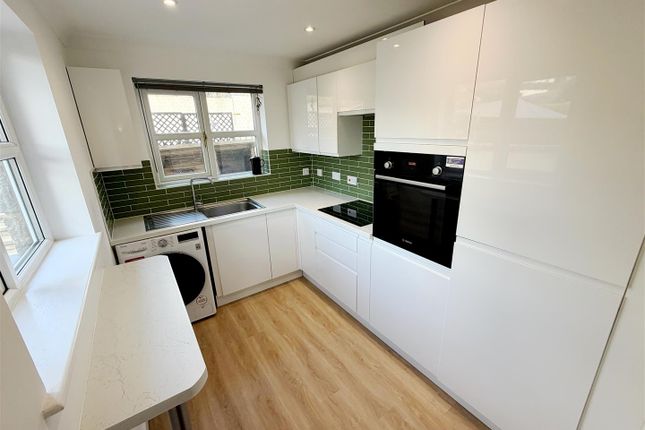 1, Vinery Meadow, Penryn photo 3