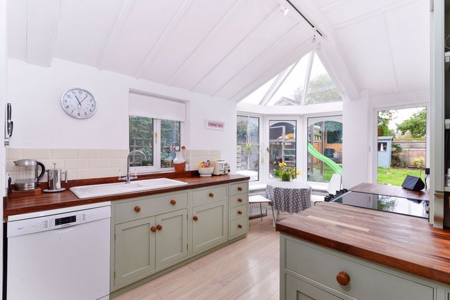5 Station Road, Billingshurst photo 3