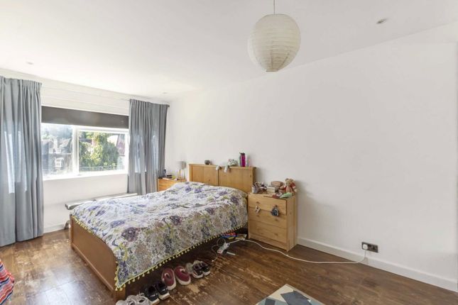 Woodville Gardens, Surbiton photo 4