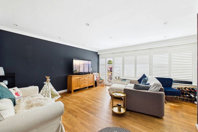 4 Rookery Court, Marlow photo 3