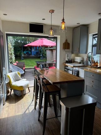 42, Walton Drive, Harrow photo 4