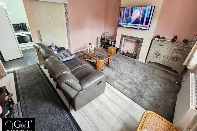 1 Hartland Avenue, Bilston photo 2