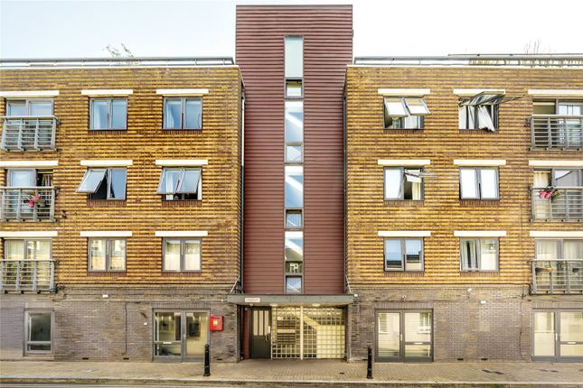 Flat 3, 5, Mackintosh Lane, London photo 2