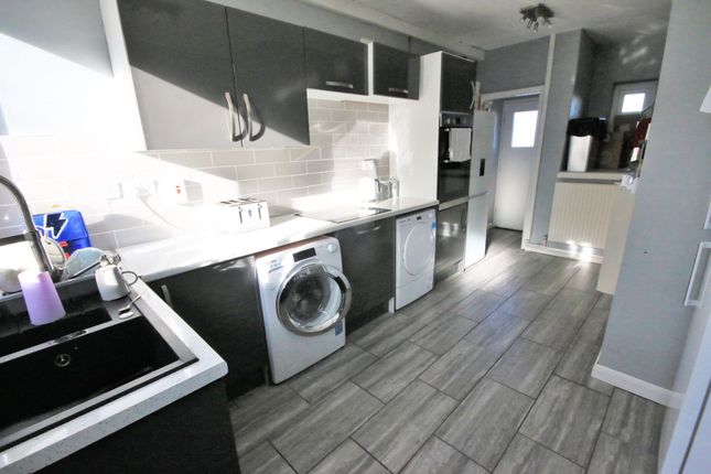 10 Saddleback Crescent, Wigan photo 4