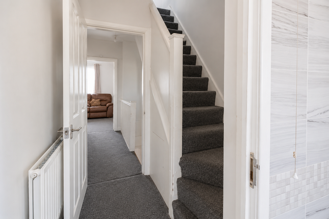 296a, Heathway, Dagenham photo 4