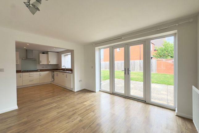 53 Whittington Crescent, Wantage photo 2