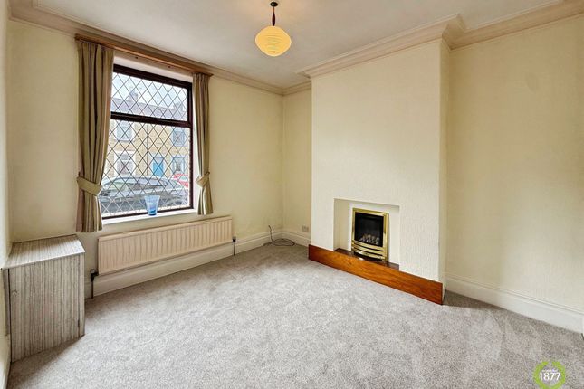 255 Barden Lane, Burnley photo 2
