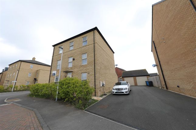 Town house for sale in Richmond Lane, Kingswood, Hull