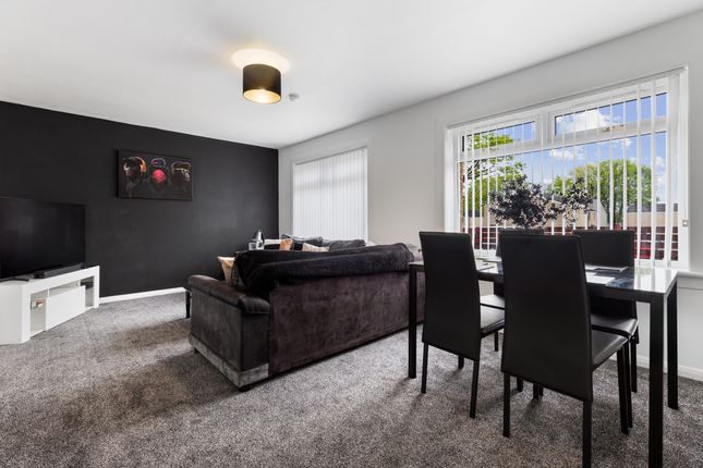 22 Aytoun Drive, Erskine photo 5