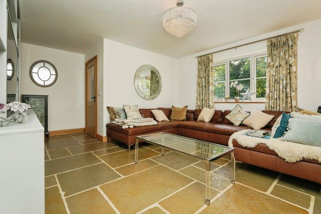 24A,, Wood Lane, Evesham photo 2