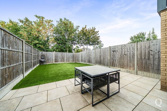 11, Commodores Close, Sheerness photo 4