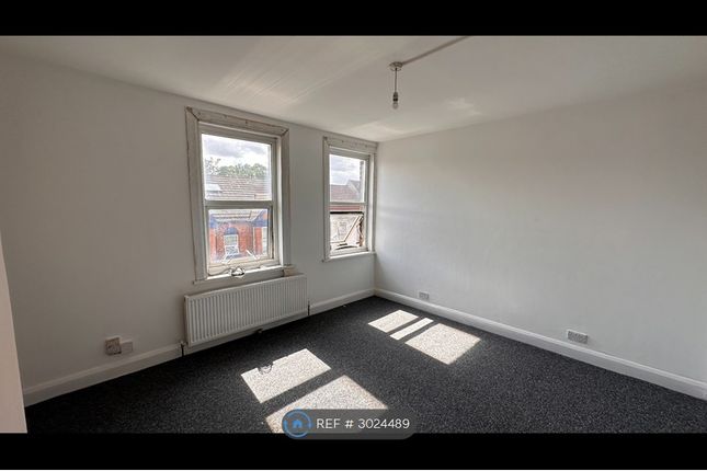 Flat B, Livingstone Buildings Livingstone Road, Gillingham photo 5