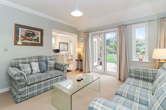 5 Homefield, Hemel Hempstead photo 2