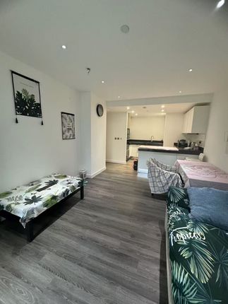 Kingwood House, 1 Chaucer Gardens, London E1