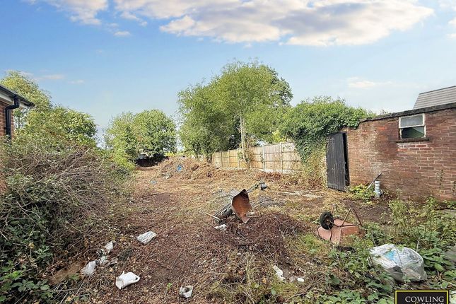 23, Egbert Gardens, Wickford photo 3