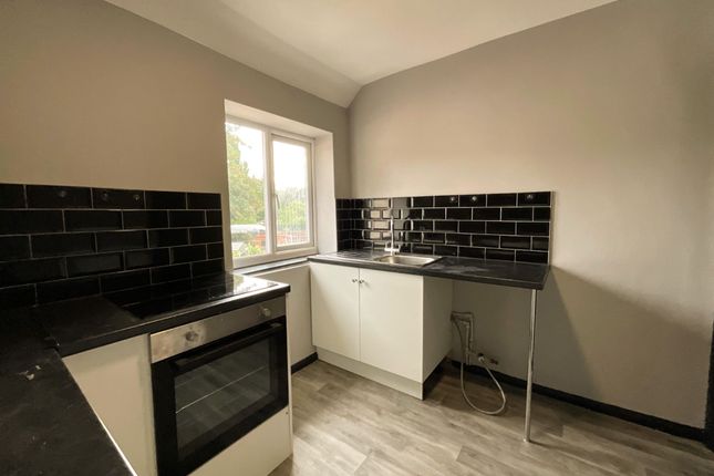 2 Tudor Road, Doncaster photo 3