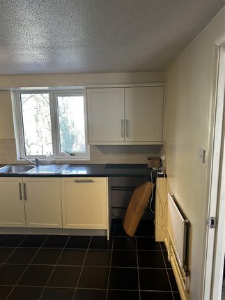 22, Stuart Court, Andover photo 3