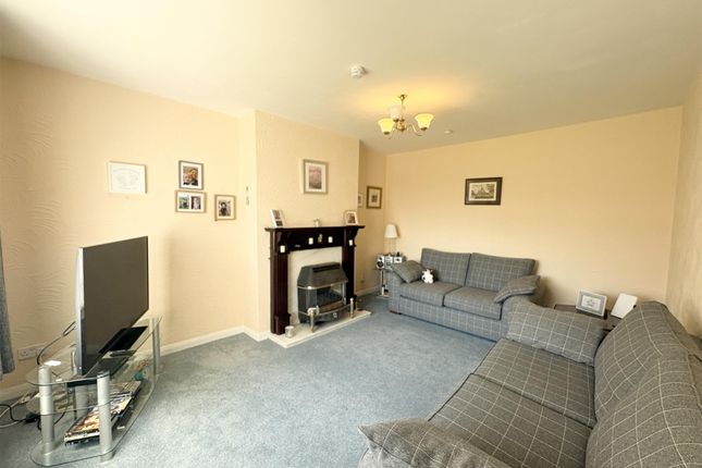 14, Templand Crescent, Dalry photo 4