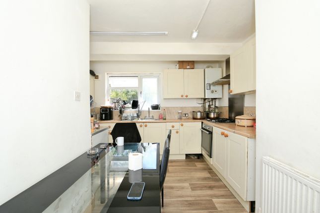 7, Eastgate, Peterborough photo 4