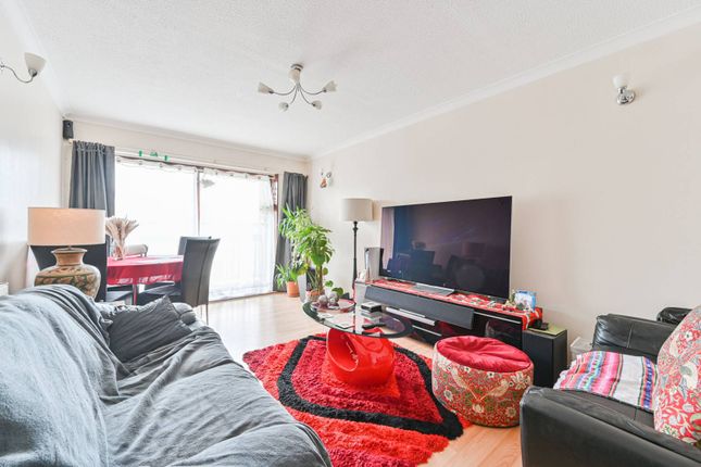 Flat for sale in Pendennis Road, Streatham, London