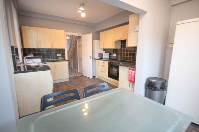 137 Capstone Road, Bournemouth photo 4