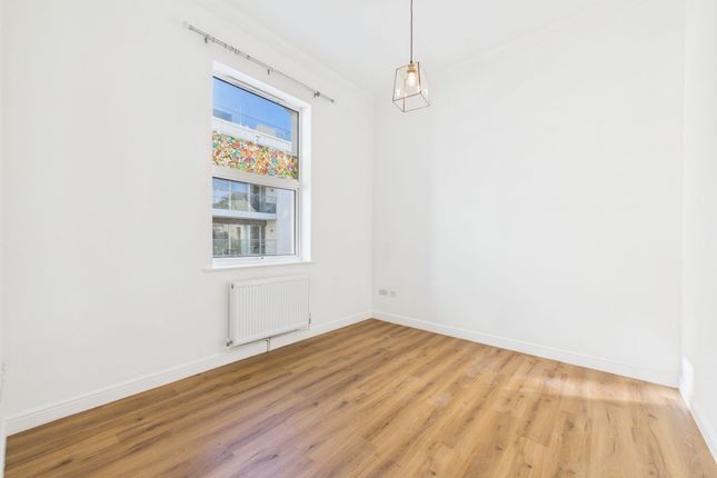 Flat 5, Beach View 121-122, Worthing photo 4