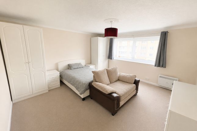 23 Whitecliffe Court,, Gale Moor Avenue, Gosport photo 4
