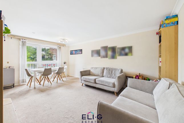 Flat 16 Downhurst Court, Parson Street, London photo 3