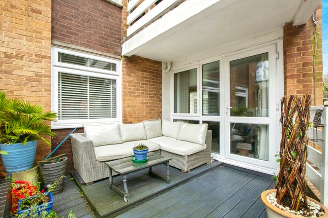 Flat for sale in Manor Road, East Cliff, Bournemouth, Dorset