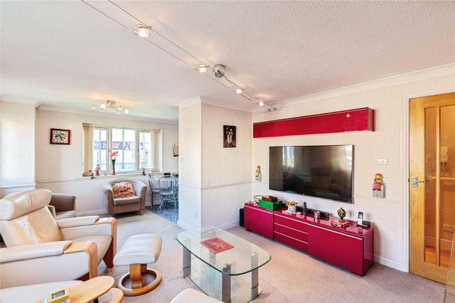 Flat 11, Courtfields, 121, Hornby Road, Lancashire photo 2